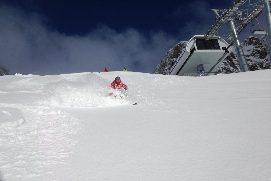 S Waud goes deep right under the lift (photo credit: J. Chung)