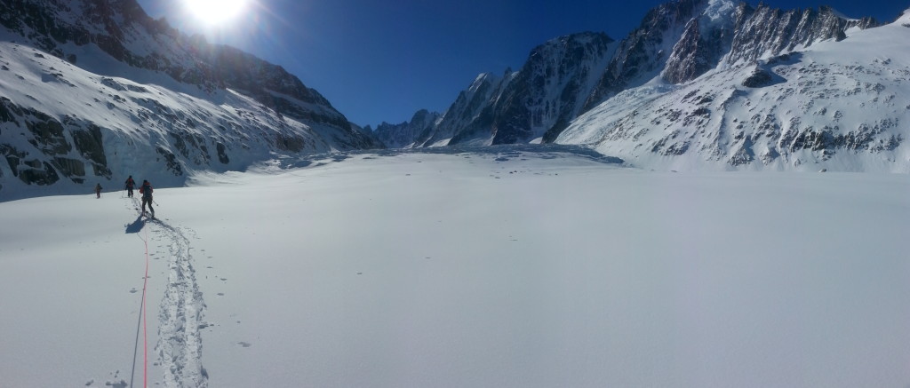 Crossing the glacier (photo credit: J. Auerbach)
